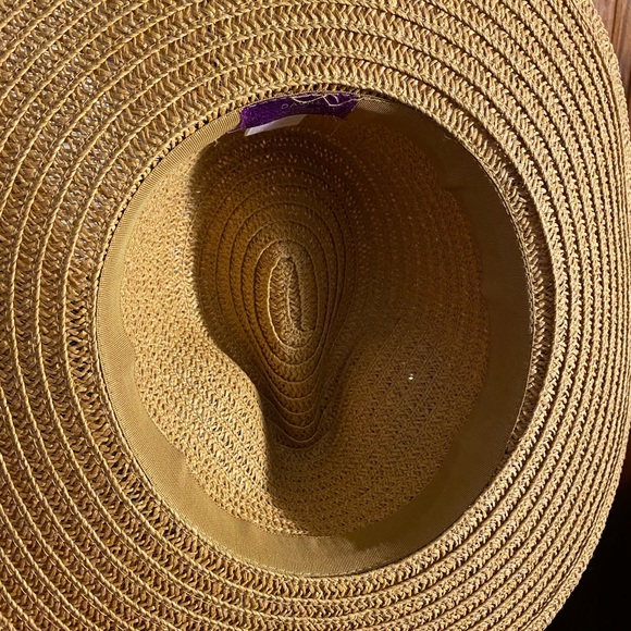 Hat - Picture 5 of 6